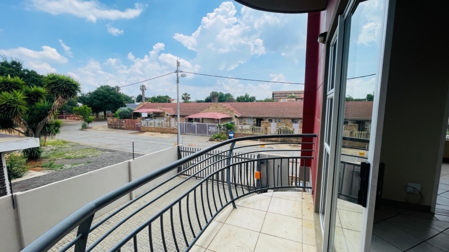 To Let 1 Bedroom Property for Rent in Die Bult North West